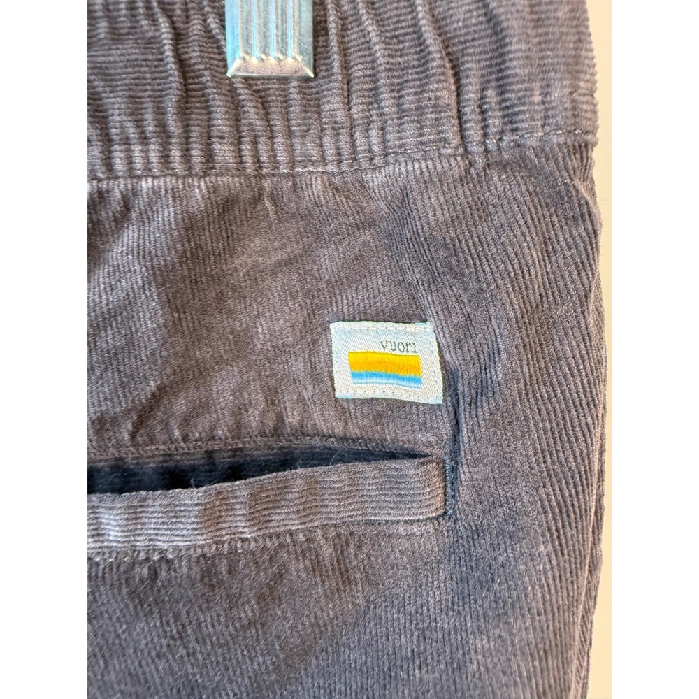 Vuori Men's Flat Front Shorts in Charcoal Blue - Picture 5 of 8